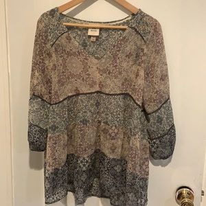 Cute blouse Fits size 12